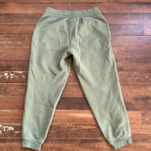 Lululemon Scuba Fleece Jogger - Picture 4 of 10